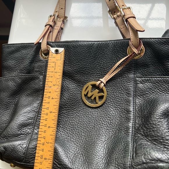 Michael Kors Jet Set Black Leather Tote - Picture 10 of 10